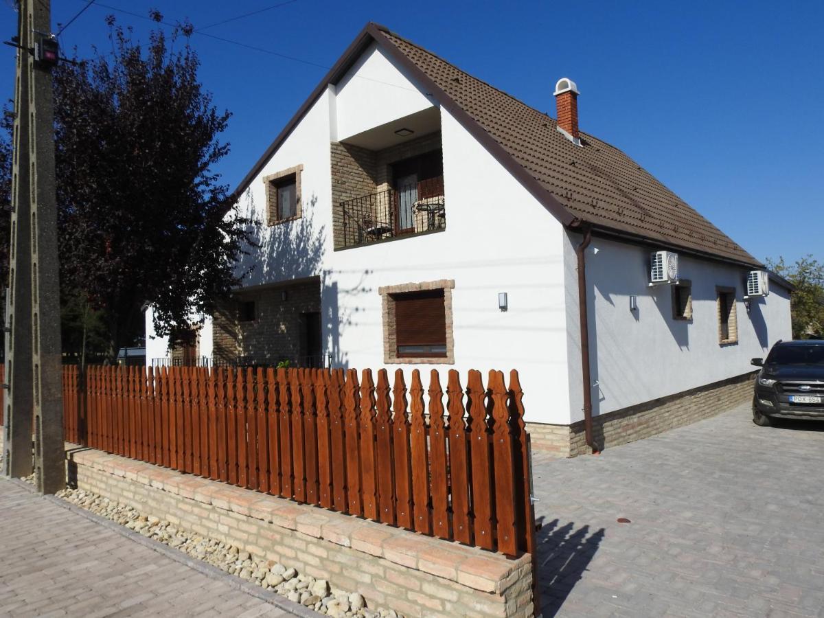 Kukorica Csarda Apartman 2 Balatonujlak Buitenkant foto